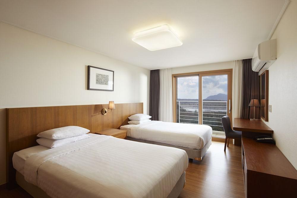 Jeju Aerospace Hotel Seogwipo Exterior photo