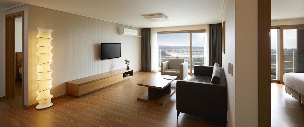 Jeju Aerospace Hotel Seogwipo Exterior photo